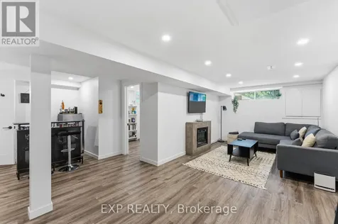 15 Newbury Avenue Ottawa ON K2E 6K7