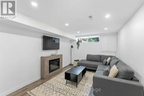 15 Newbury Avenue Ottawa ON K2E 6K7