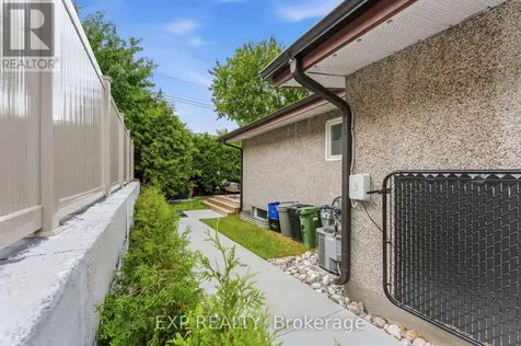 15 Newbury Avenue Ottawa ON K2E 6K7