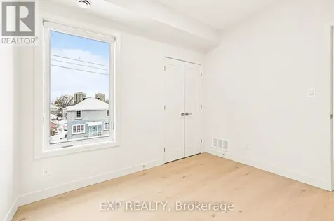 1301 Dorchester Avenue Ottawa ON K1Z 8E8