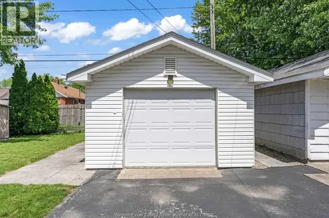 1196 Curry Avenue Windsor ON N9B 2C9