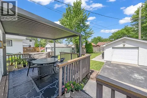 1196 Curry Avenue Windsor ON N9B 2C9