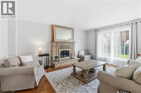 281 Leacock Avenue Oakville ON L6H 5J3