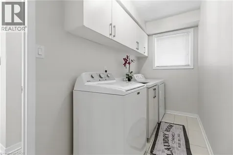 281 Leacock Avenue Oakville ON L6H 5J3