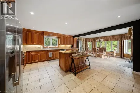 39 Elodia Court Hamilton ON L9C 7R2