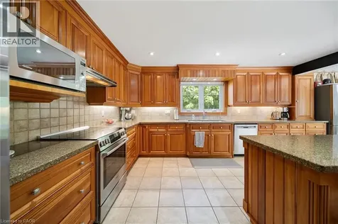 39 Elodia Court Hamilton ON L9C 7R2