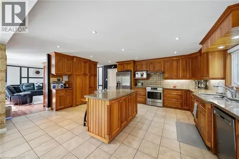39 Elodia Court Hamilton ON L9C 7R2