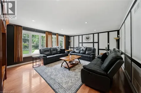 39 Elodia Court Hamilton ON L9C 7R2