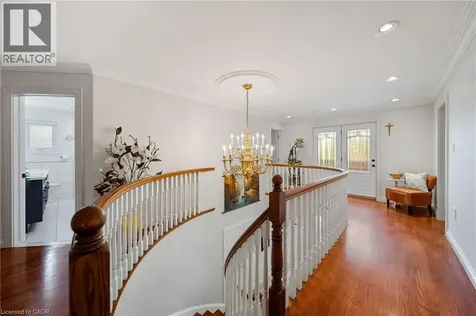 39 Elodia Court Hamilton ON L9C 7R2