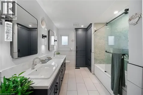 39 Elodia Court Hamilton ON L9C 7R2