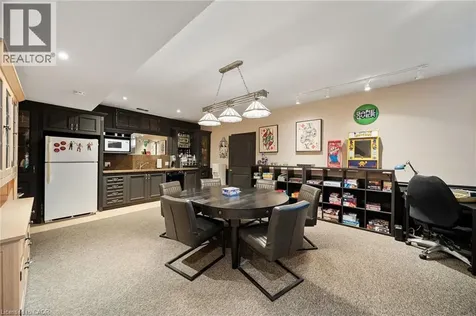 39 Elodia Court Hamilton ON L9C 7R2
