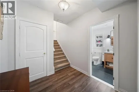 39 Elodia Court Hamilton ON L9C 7R2