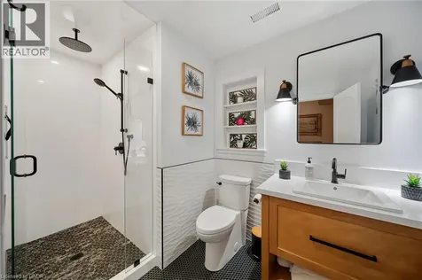 39 Elodia Court Hamilton ON L9C 7R2