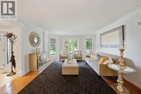 39 Elodia Court Hamilton ON L9C 7R2