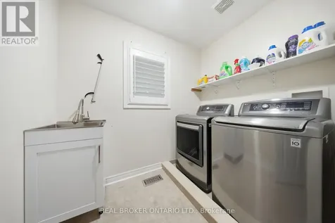 27 Harvest Hills Boulevard East Gwillimbury ON L9N 0A6