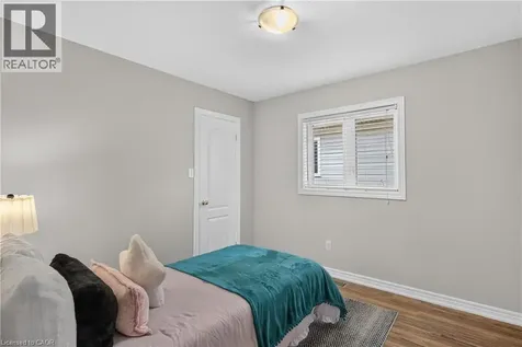 5302 Picketts Way Burlington ON L7L 7J6