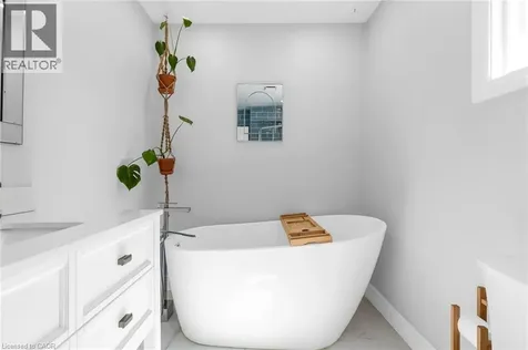 7 Richmond Street Hamilton ON L8P 4J3