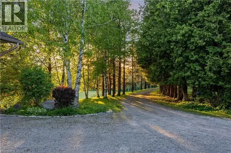 2360 8 Side Road Burlington ON L7P 0M7