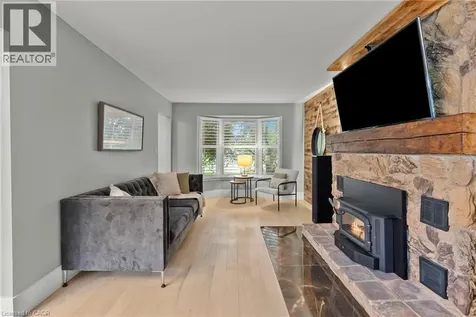 44 Fireside Drive Hamilton ON L8N 2Z7
