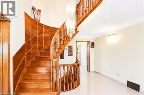 568 Ridge Road Hamilton ON L8J 2Y6