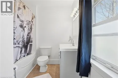 5056 Fourth Avenue Niagara Falls ON L2E 4P6