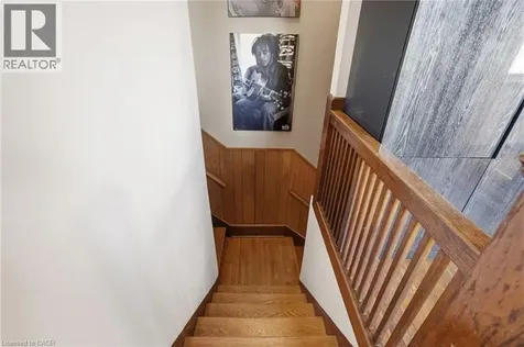 5056 Fourth Avenue Niagara Falls ON L2E 4P6