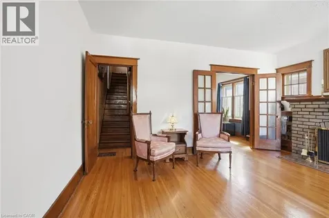 5056 Fourth Avenue Niagara Falls ON L2E 4P6