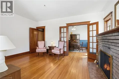 5056 Fourth Avenue Niagara Falls ON L2E 4P6