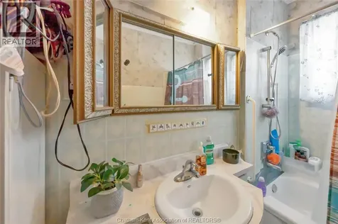 106 St. George Street Chatham ON N7M 4P4