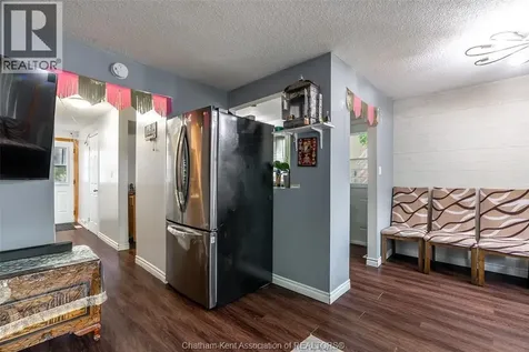431 Cardiff Place Sarnia ON N7S 4C7