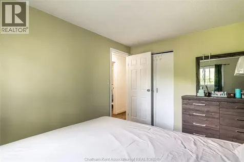 431 Cardiff Place Sarnia ON N7S 4C7