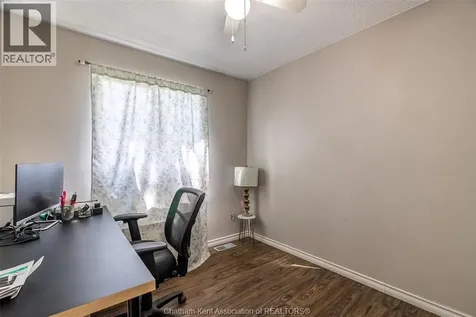 431 Cardiff Place Sarnia ON N7S 4C7