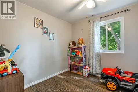 431 Cardiff Place Sarnia ON N7S 4C7