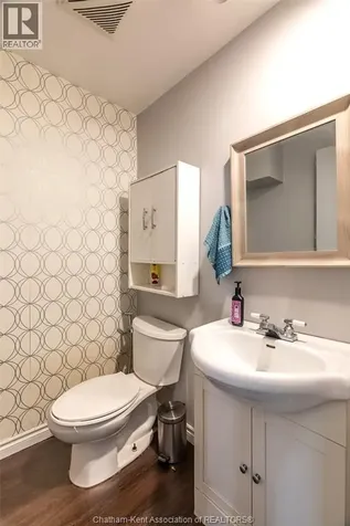 431 Cardiff Place Sarnia ON N7S 4C7