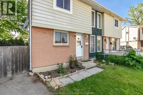 431 Cardiff Place Sarnia ON N7S 4C7