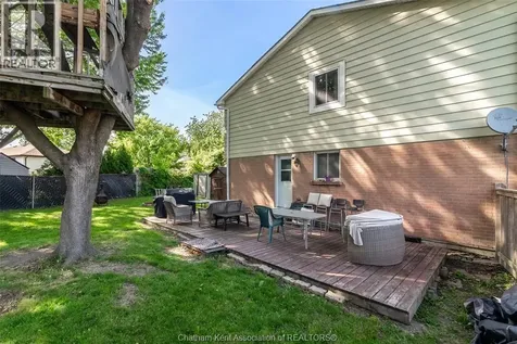 431 Cardiff Place Sarnia ON N7S 4C7
