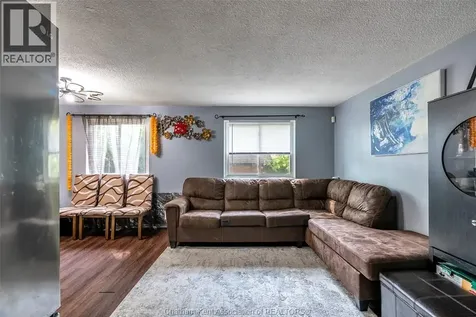 431 Cardiff Place Sarnia ON N7S 4C7
