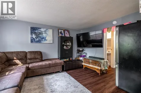 431 Cardiff Place Sarnia ON N7S 4C7