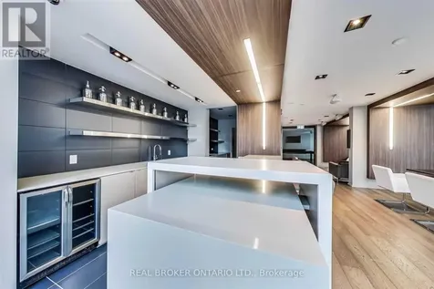 101 Peter Street West Toronto (waterfront Communities) ON M5V 0G6