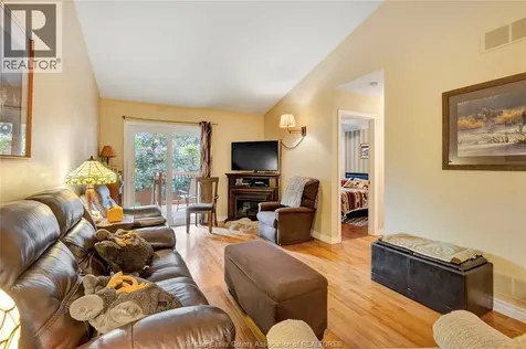 1529 Chateau Windsor ON N8P 1M3