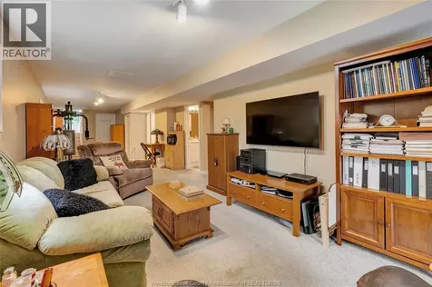 1529 Chateau Windsor ON N8P 1M3