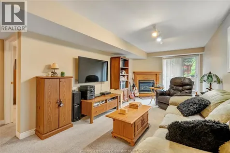 1529 Chateau Windsor ON N8P 1M3