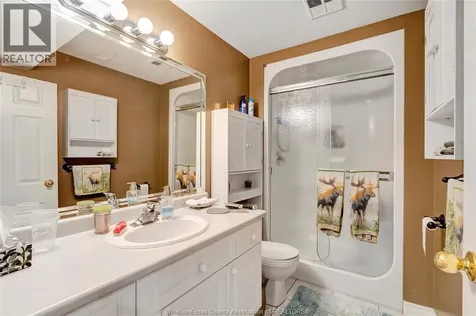 1529 Chateau Windsor ON N8P 1M3