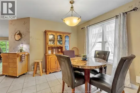 1529 Chateau Windsor ON N8P 1M3