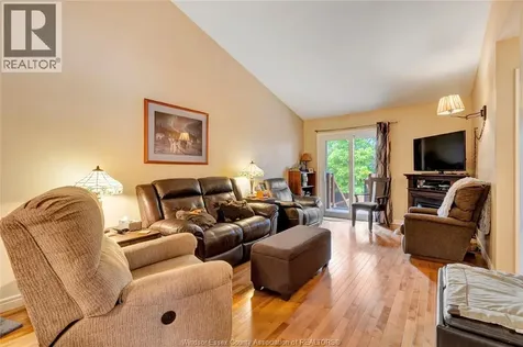 1529 Chateau Windsor ON N8P 1M3