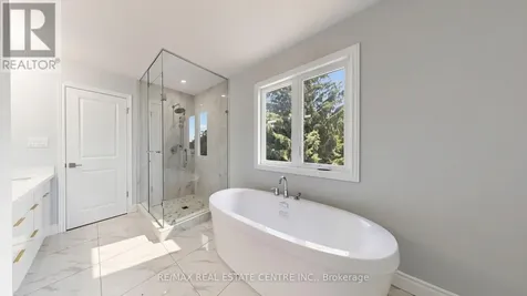 149 Ballantyne Avenue Cambridge ON N1R 2T3