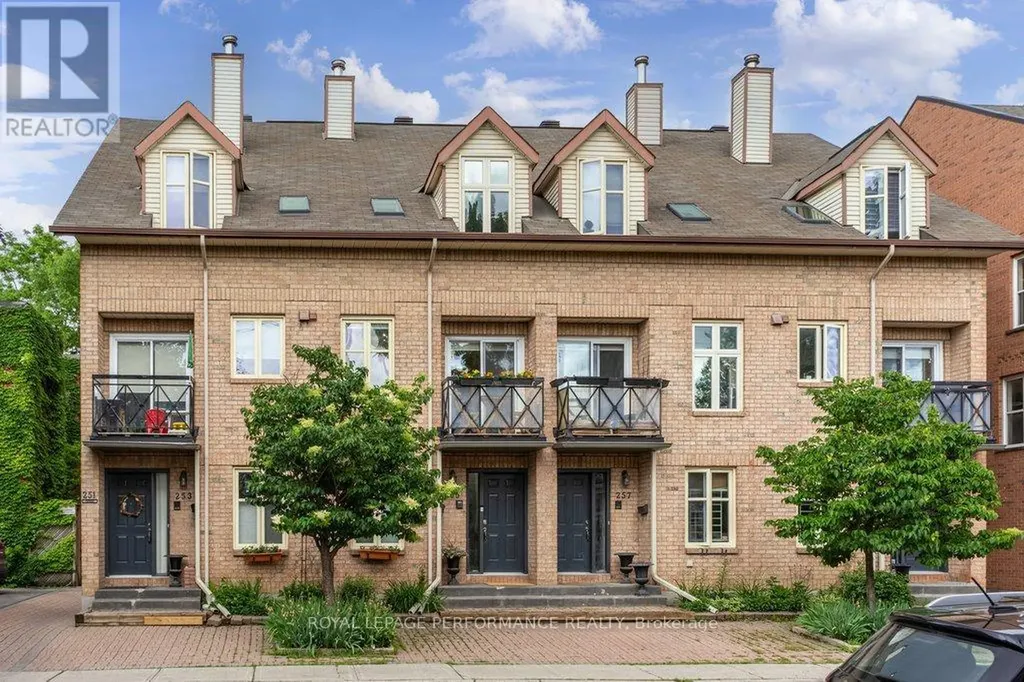 255 Cathcart Street Ottawa ON K1N 5C2