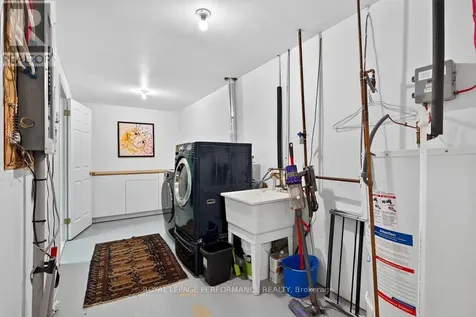 255 Cathcart Street Ottawa ON K1N 5C2