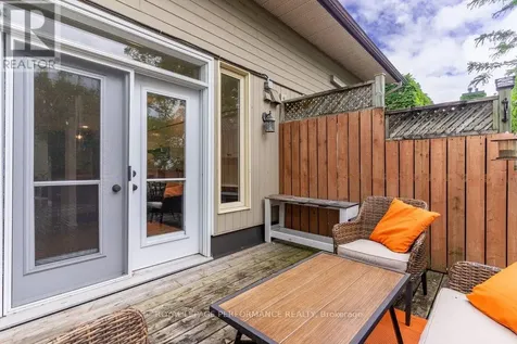 255 Cathcart Street Ottawa ON K1N 5C2