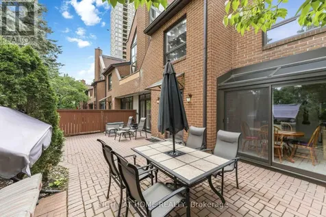 100 Hillside Drive Ottawa ON K1K 4J1